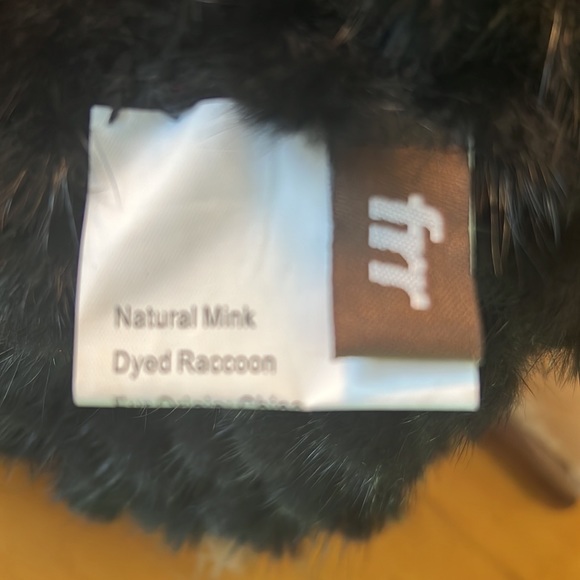 Fur hat - Picture 4 of 4